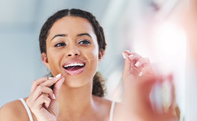 The Ultimate Guide to Flossing the Right Way